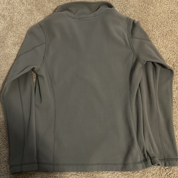 Gray Patagonia half zip pull over. - Picture 3 of 3